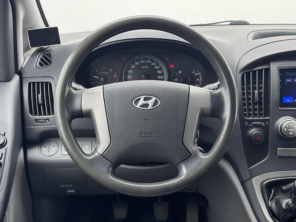 O419V08116_23.webp_H 1 Tour 2.5 CRDi 125 kW manuál