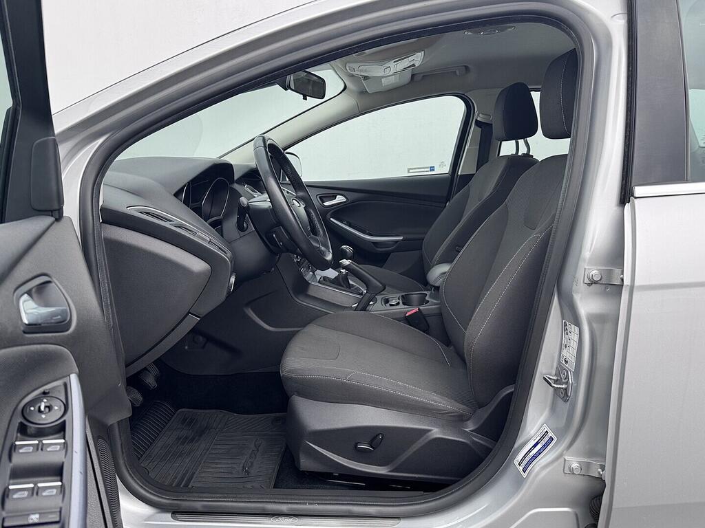 O419V08119_20.webp_FOCUS Titanium  Ecoboost 110 kW manuál, DPH