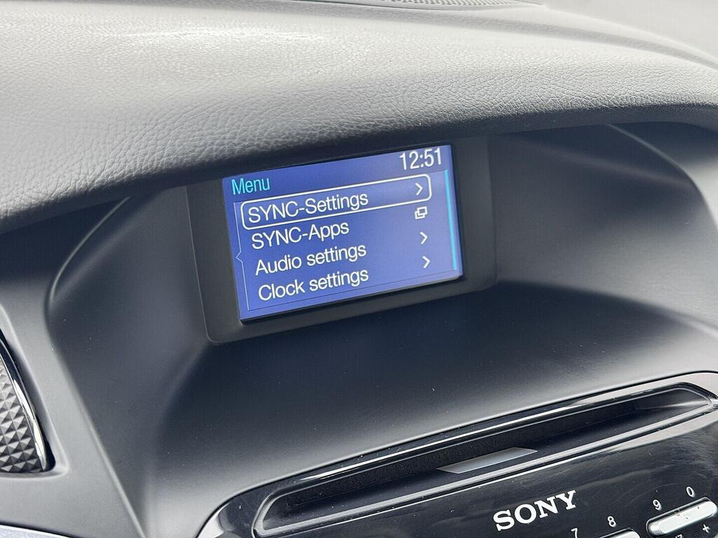 O419V08119_26.webp_FOCUS Titanium  Ecoboost 110 kW manuál, DPH