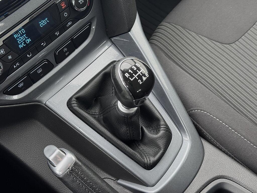 O419V08119_29.webp_FOCUS Titanium  Ecoboost 110 kW manuál, DPH