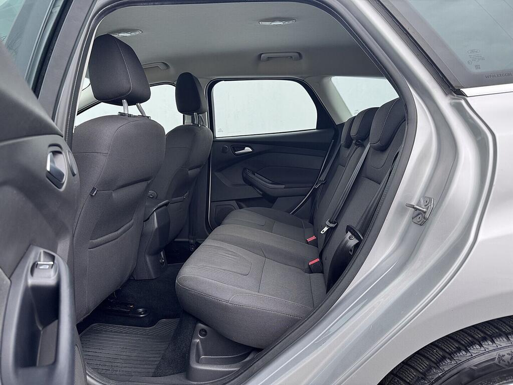 O419V08119_30.webp_FOCUS Titanium  Ecoboost 110 kW manuál, DPH