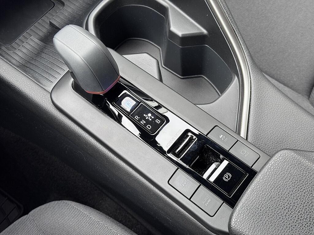 O419V08120_28.webp_C-HR . 2.0 PHEV 111 kW automat, DPH