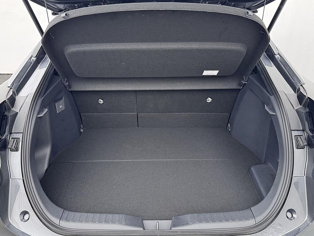 O419V08120_30.webp_C-HR . 2.0 PHEV 111 kW automat, DPH