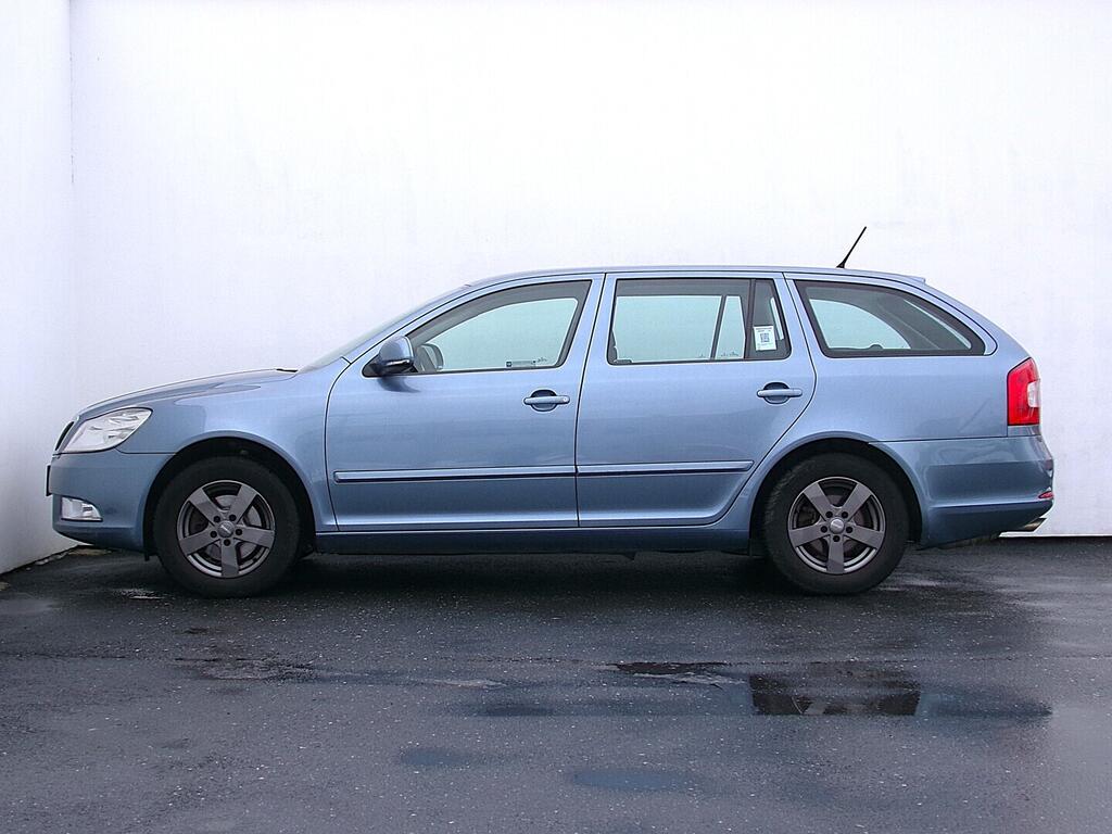 O419V08121_12.webp_OCTAVIA Ambiente 2.0 TDI 103 kW manuál