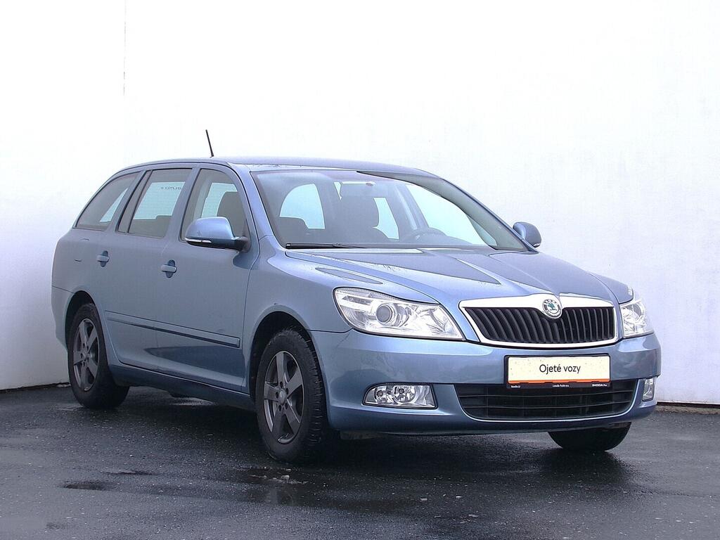 O419V08121_14.webp_OCTAVIA Ambiente 2.0 TDI 103 kW manuál