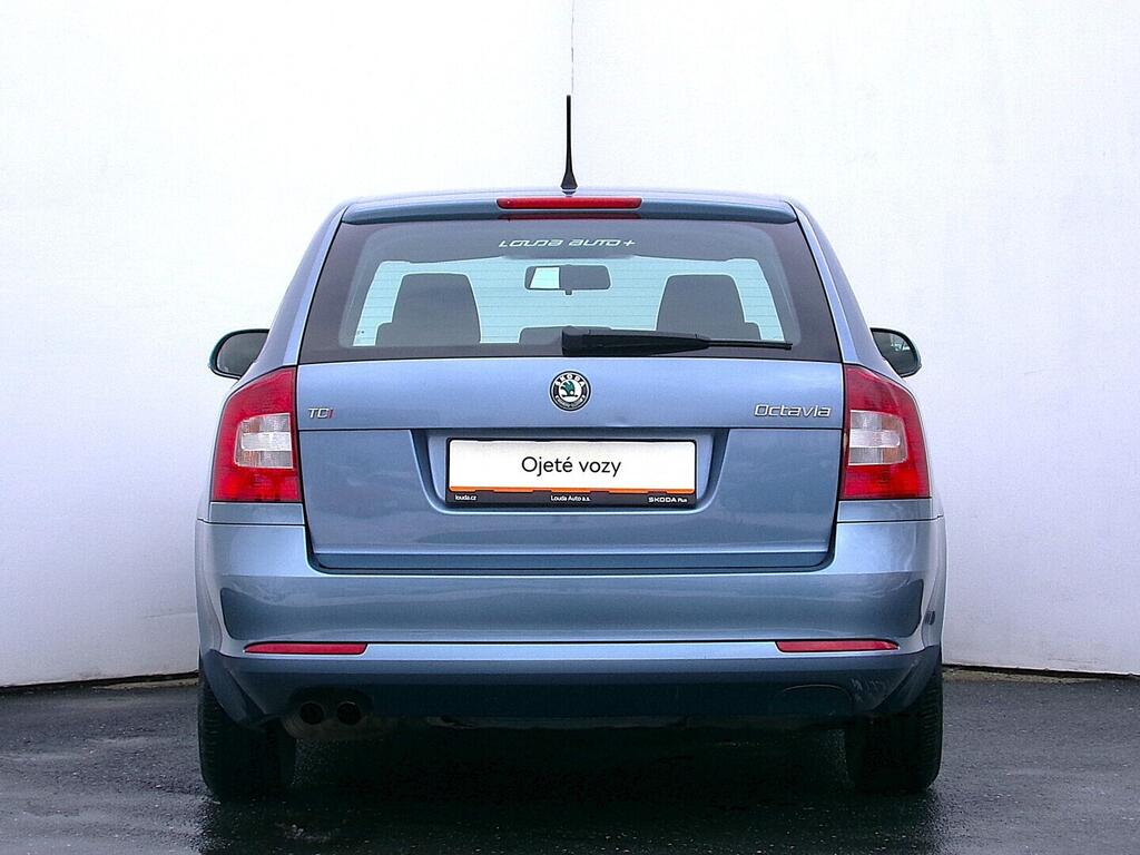 O419V08121_17.webp_OCTAVIA Ambiente 2.0 TDI 103 kW manuál