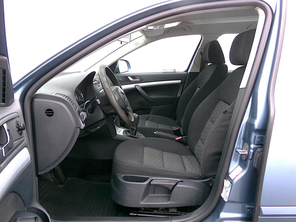 O419V08121_20.webp_OCTAVIA Ambiente 2.0 TDI 103 kW manuál