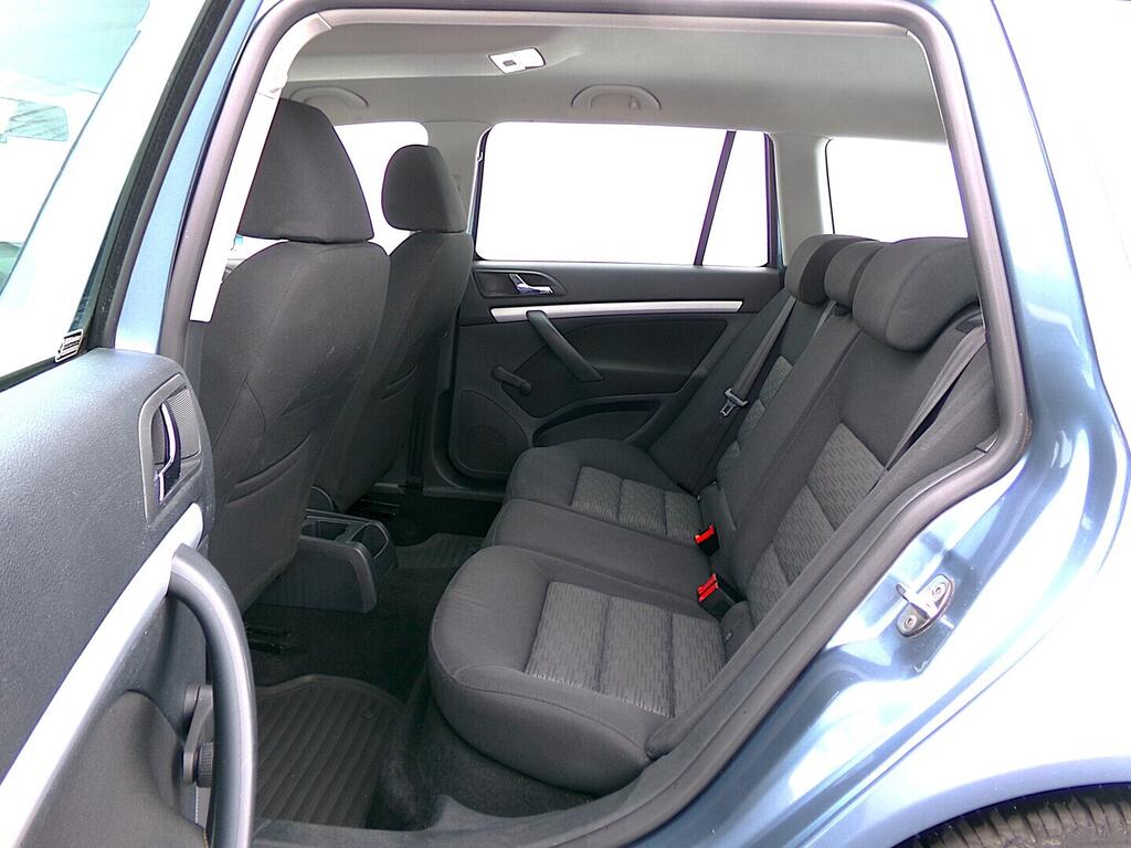 O419V08121_28.webp_OCTAVIA Ambiente 2.0 TDI 103 kW manuál