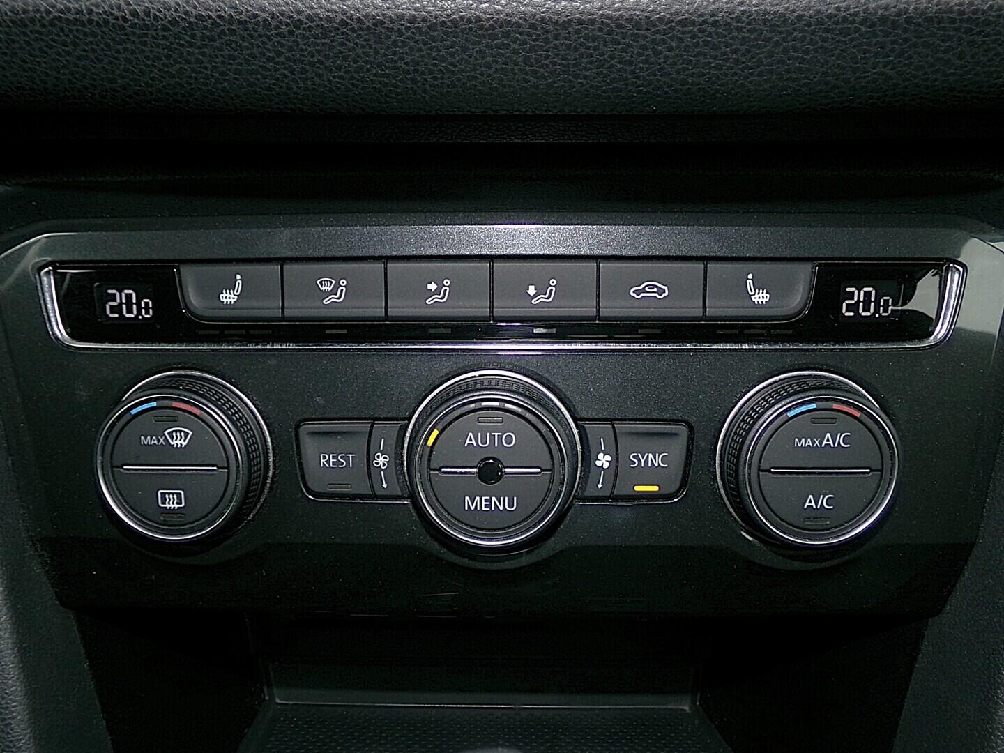 O419V08122_30.webp_TIGUAN Highline 2.0 TDI 140 kW automat
