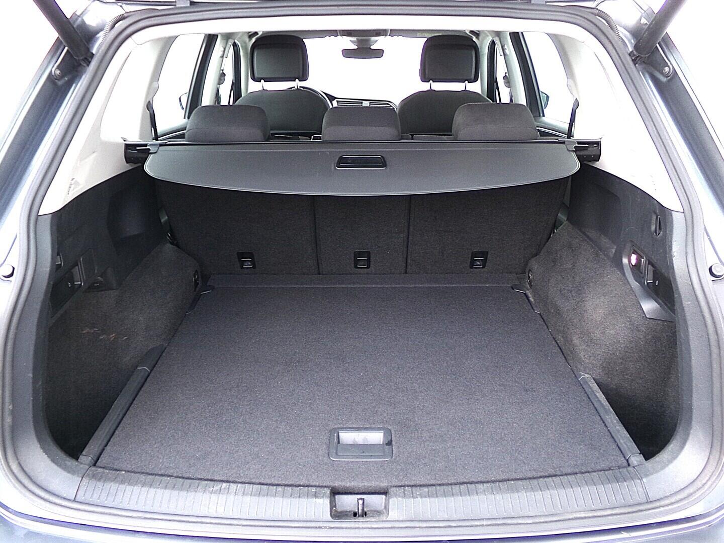 O419V08122_33.webp_TIGUAN Highline 2.0 TDI 140 kW automat