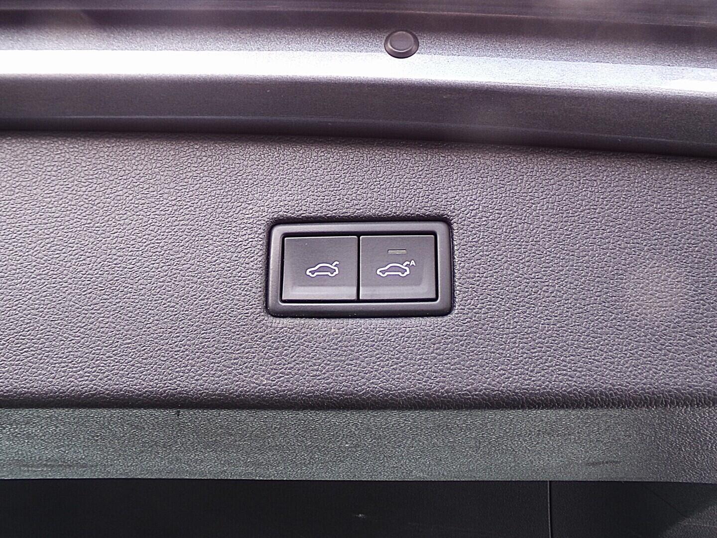 O419V08122_34.webp_TIGUAN Highline 2.0 TDI 140 kW automat