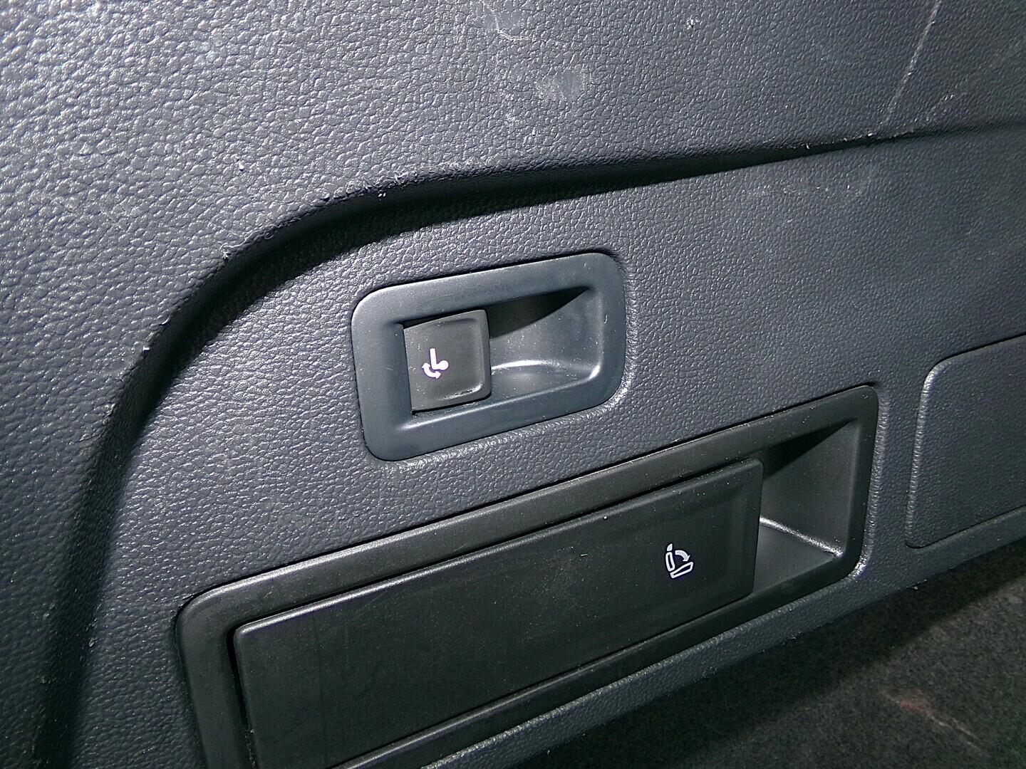 O419V08122_36.webp_TIGUAN Highline 2.0 TDI 140 kW automat