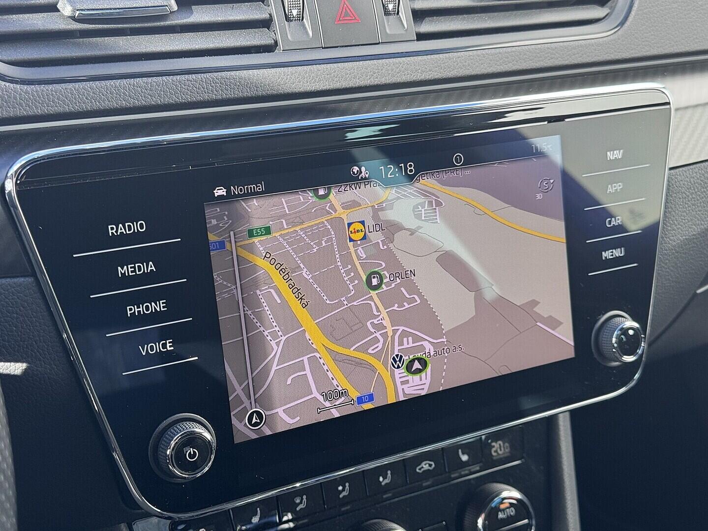 O419V08123_27.webp_SUPERB SportLine 2.0 TDI 110 kW automat, DPH