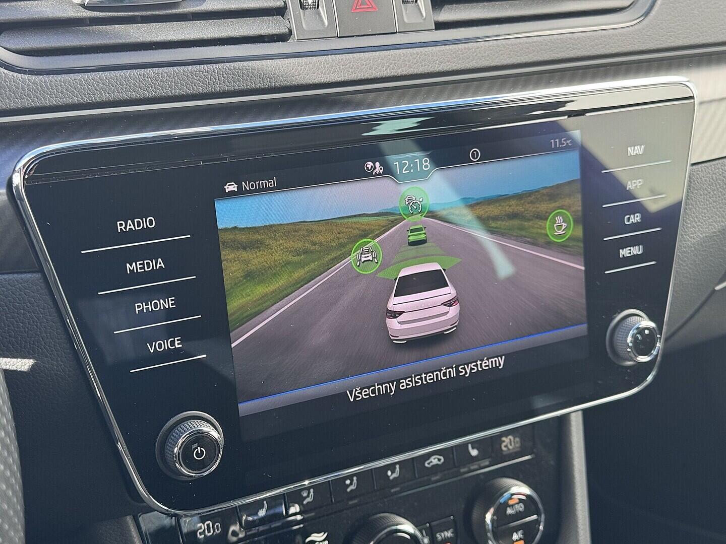 O419V08123_28.webp_SUPERB SportLine 2.0 TDI 110 kW automat, DPH