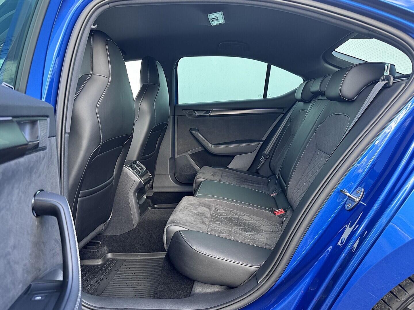 O419V08123_31.webp_SUPERB SportLine 2.0 TDI 110 kW automat, DPH