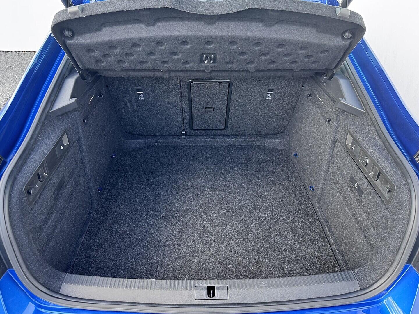 O419V08123_32.webp_SUPERB SportLine 2.0 TDI 110 kW automat, DPH