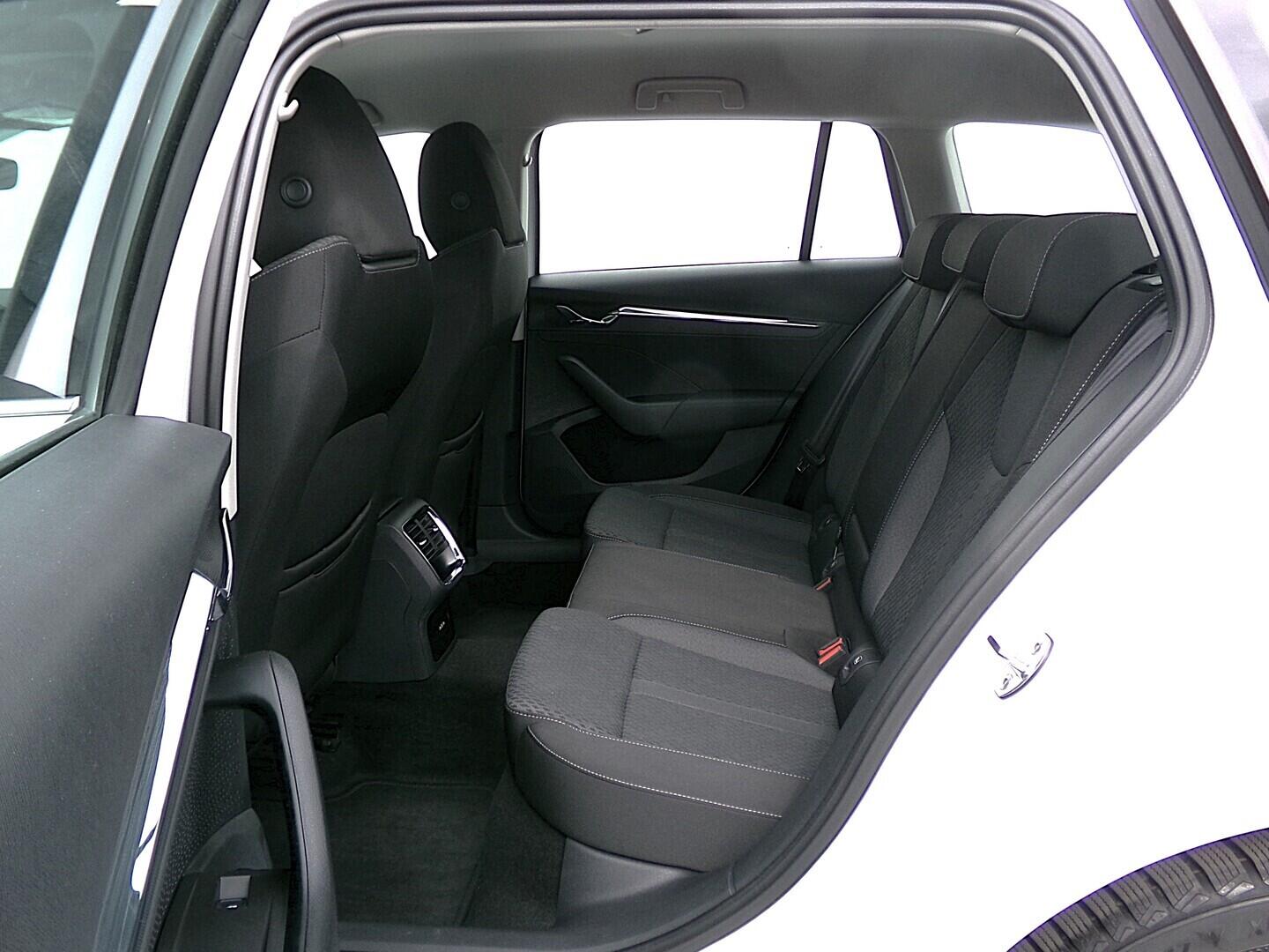 O419V08126_34.webp_OCTAVIA Style 2.0 TDI 110 kW automat, DPH