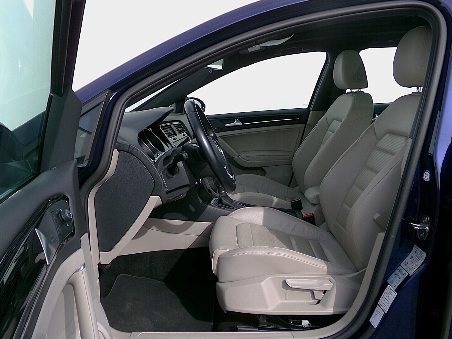 O419V08127_20.webp_GOLF VARIANT Highline 2.0 TDI 110 kW automat