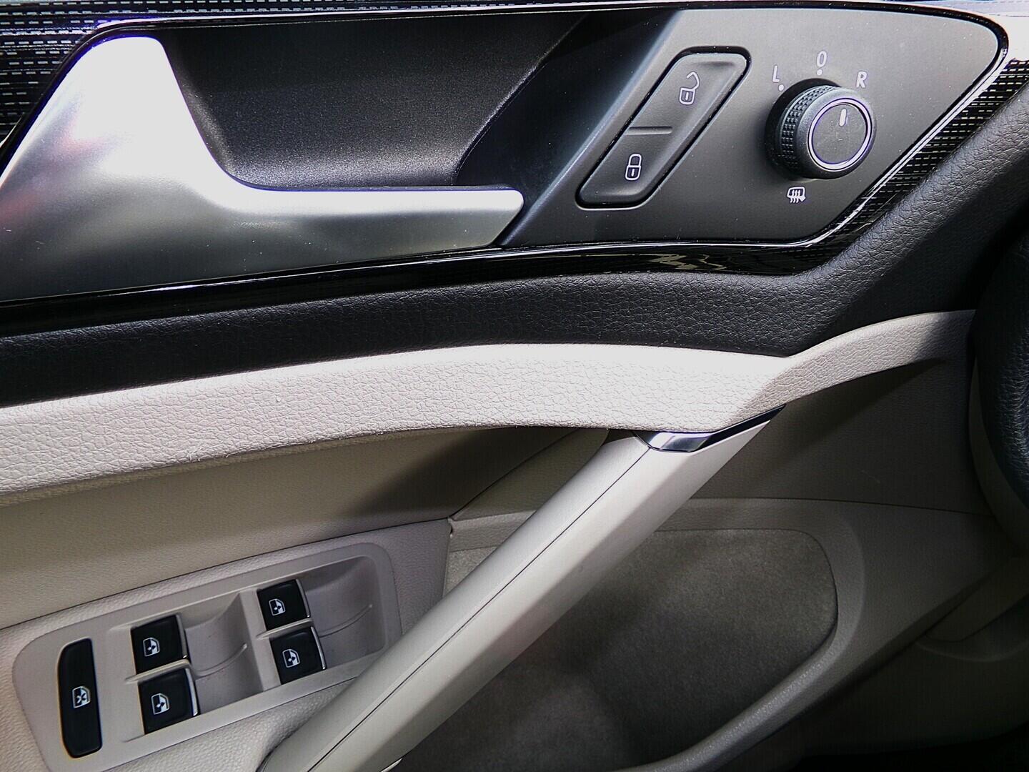 O419V08127_22.webp_GOLF VARIANT Highline 2.0 TDI 110 kW automat