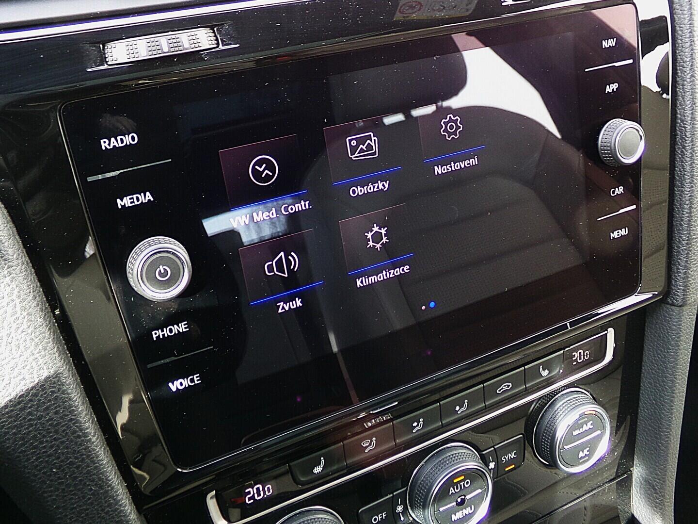 O419V08127_27.webp_GOLF VARIANT Highline 2.0 TDI 110 kW automat