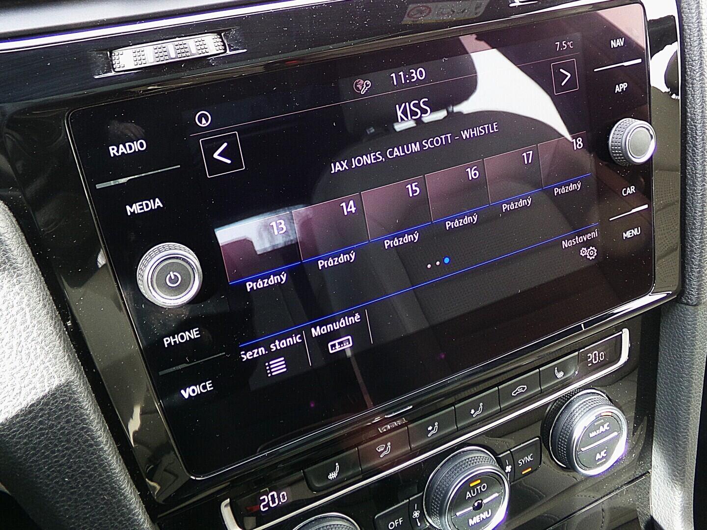 O419V08127_29.webp_GOLF VARIANT Highline 2.0 TDI 110 kW automat