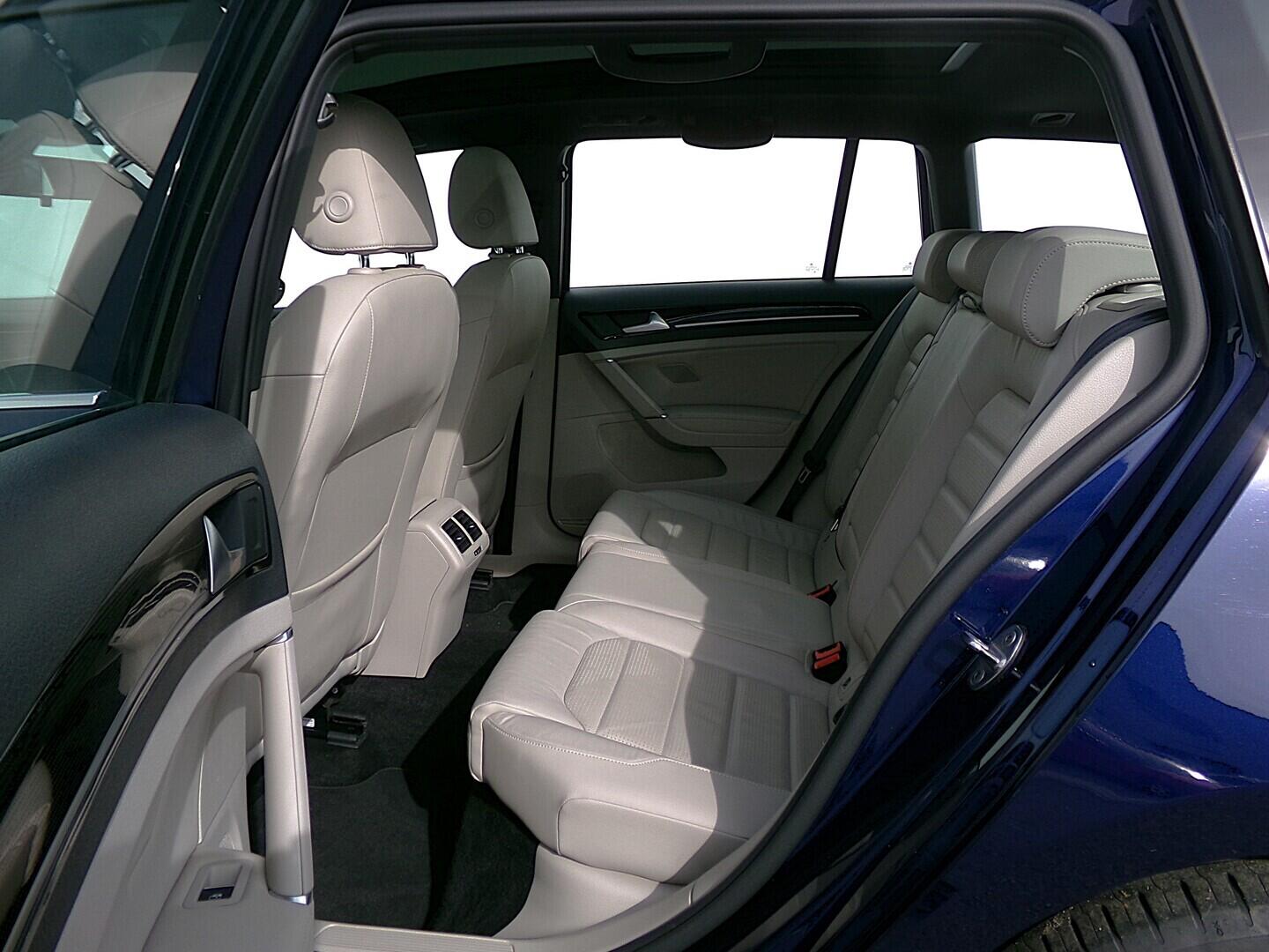 O419V08127_34.webp_GOLF VARIANT Highline 2.0 TDI 110 kW automat