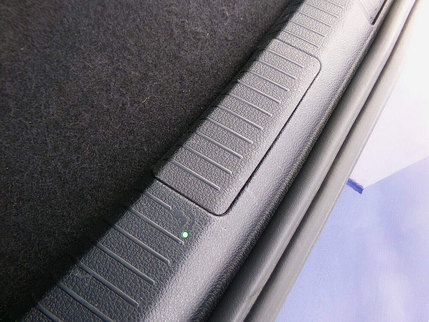 O419V08127_37.webp_GOLF VARIANT Highline 2.0 TDI 110 kW automat