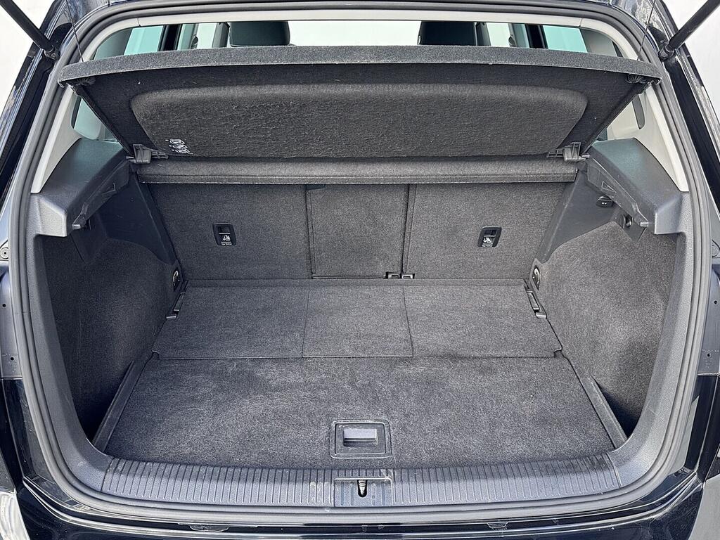 O419V08129_33.webp_GOLF SPORTSVAN Confortline  1.4 TSI 92 kW automat