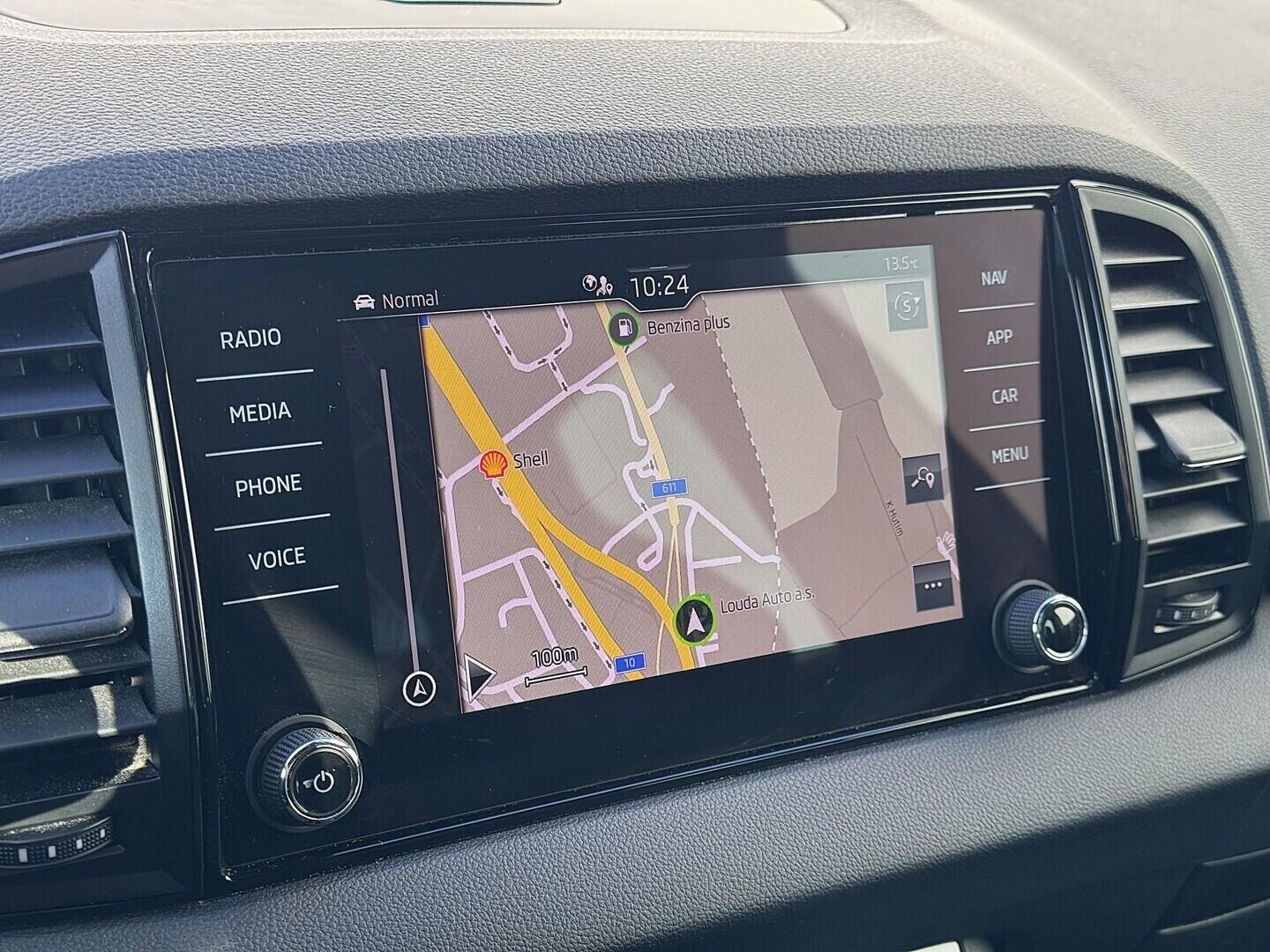 O419V08132_26.webp_KAROQ SportLine 1.5 TSI 110 kW automat