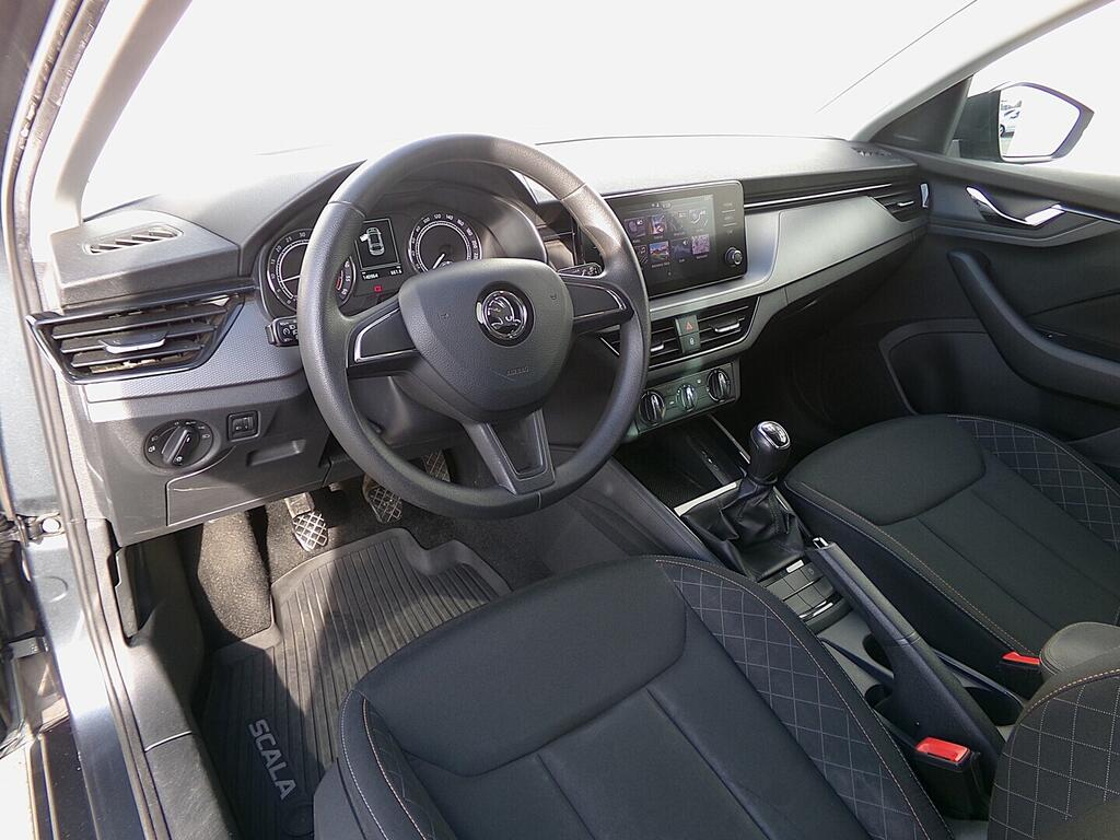 O419V08133_19.webp_SCALA Ambition 1.6 TSI 85 kW manuál, DPH