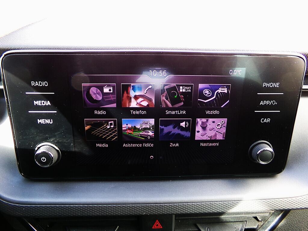 O419V08133_25.webp_SCALA Ambition 1.6 TSI 85 kW manuál, DPH