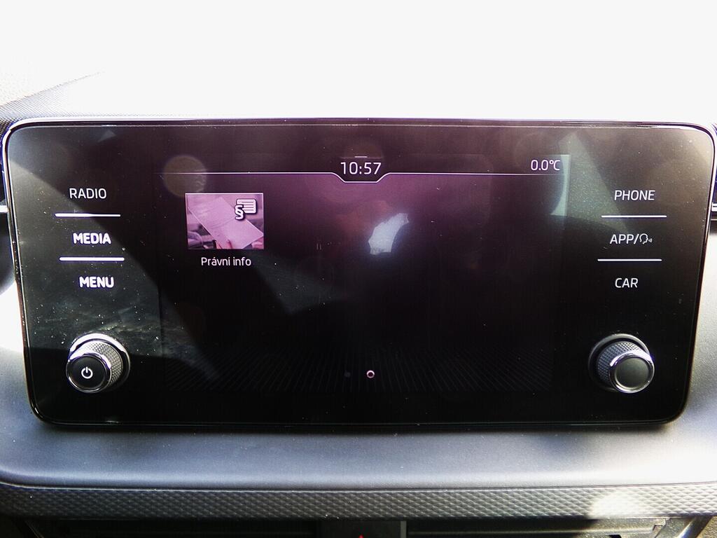 O419V08133_26.webp_SCALA Ambition 1.6 TSI 85 kW manuál, DPH