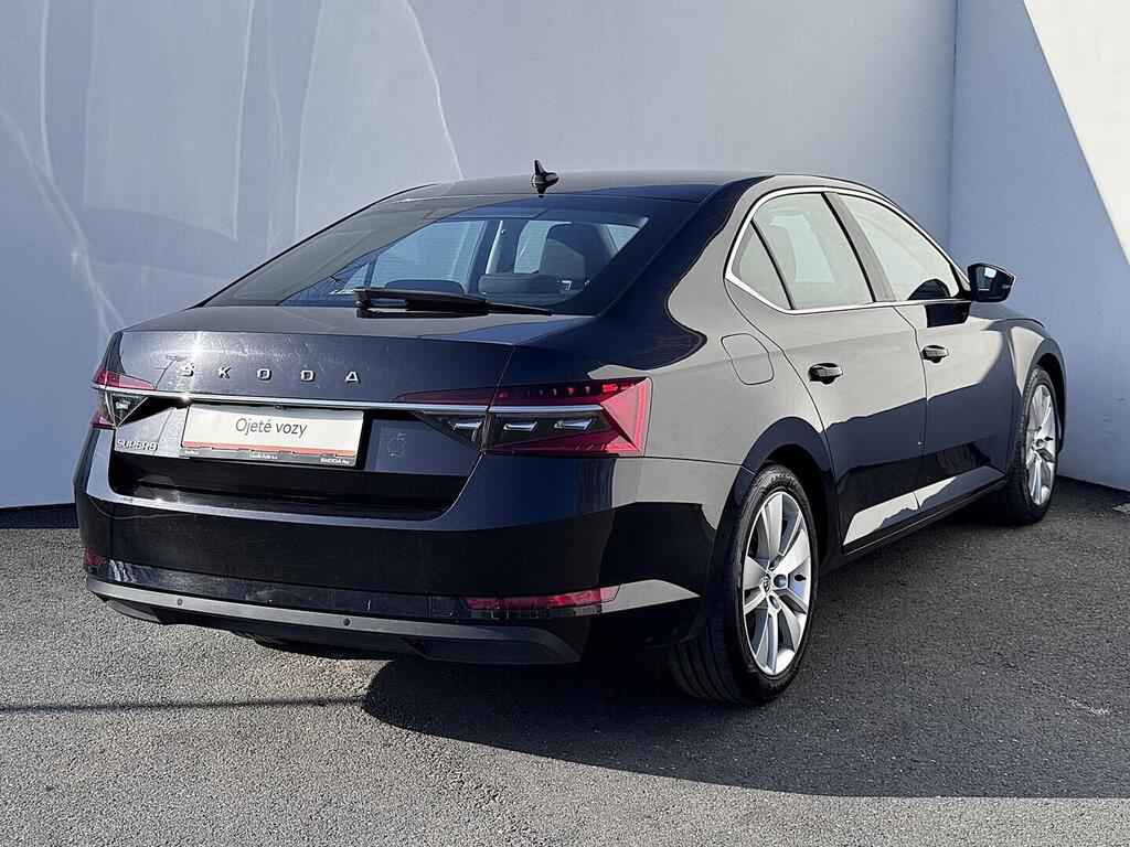 O419V08134_11.webp_SUPERB Style 2.0 TDI 110 kW manuál