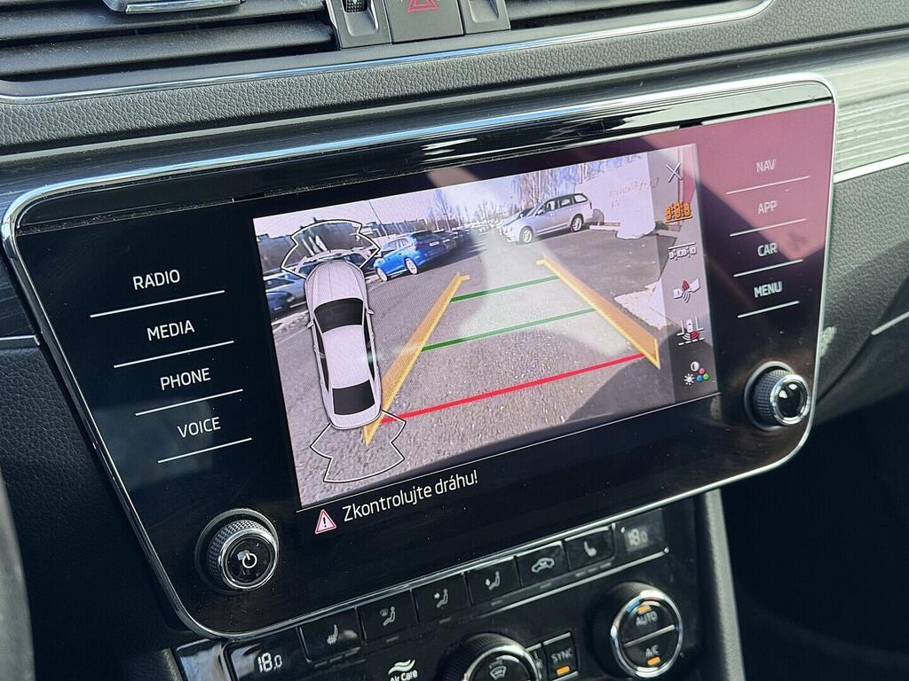 O419V08134_28.webp_SUPERB Style 2.0 TDI 110 kW manuál