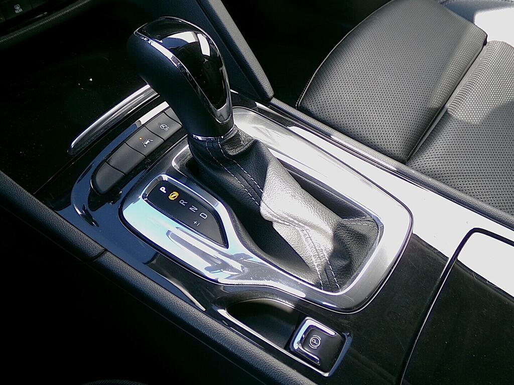 O419V08136_34.webp_INSIGNIA Ultimate 1.6 CDTi 100 kW automat