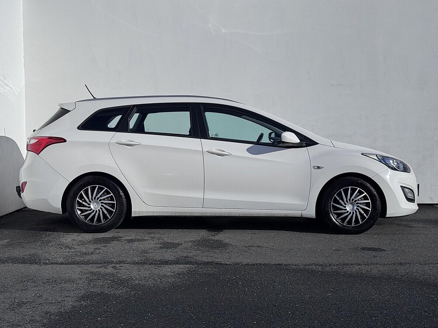 O419V08141_16.webp_I30  1.6 GDi 88 kW manuál