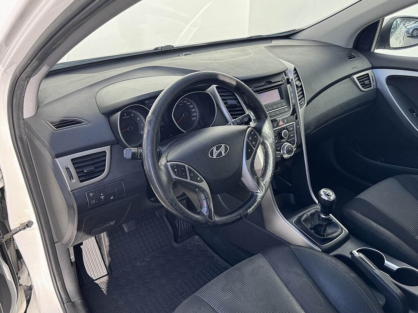 O419V08141_19.webp_I30  1.6 GDi 88 kW manuál