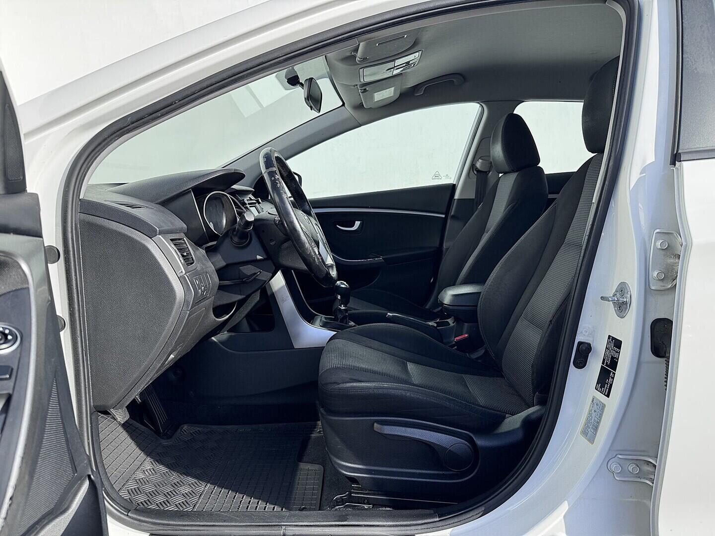 O419V08141_20.webp_I30  1.6 GDi 88 kW manuál