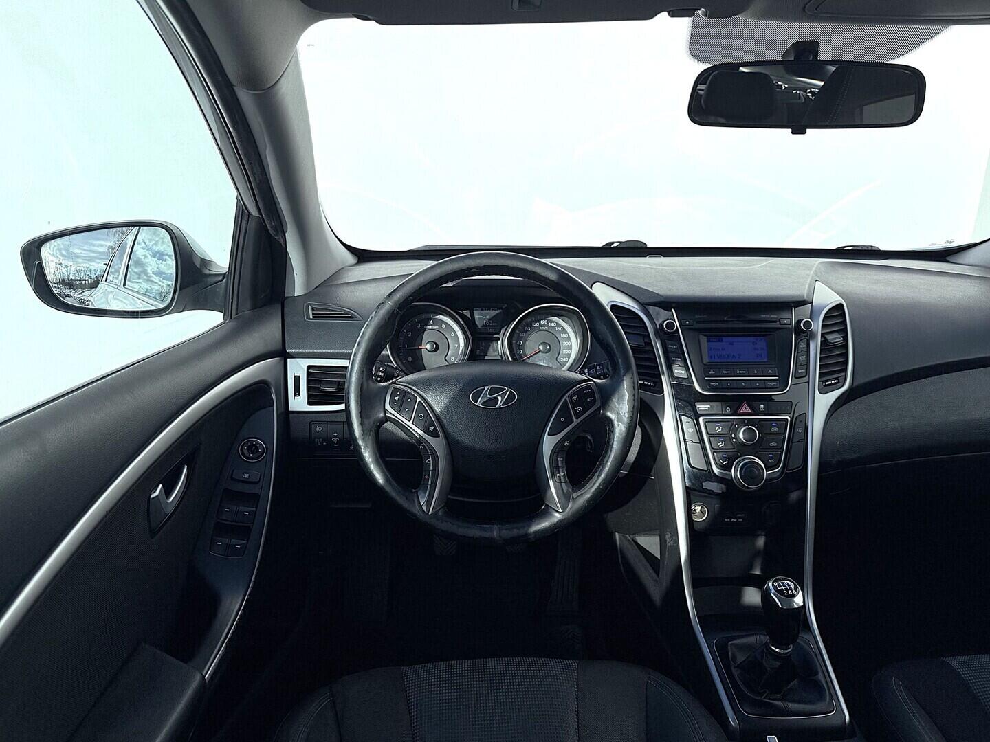 O419V08141_23.webp_I30  1.6 GDi 88 kW manuál