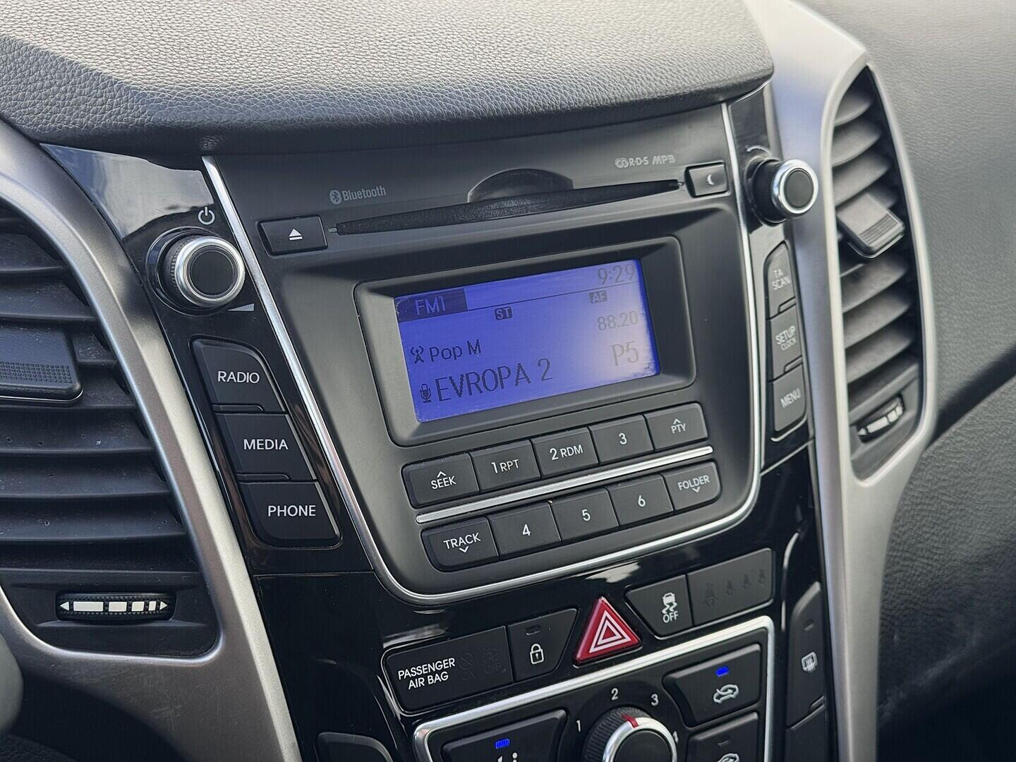 O419V08141_24.webp_I30  1.6 GDi 88 kW manuál