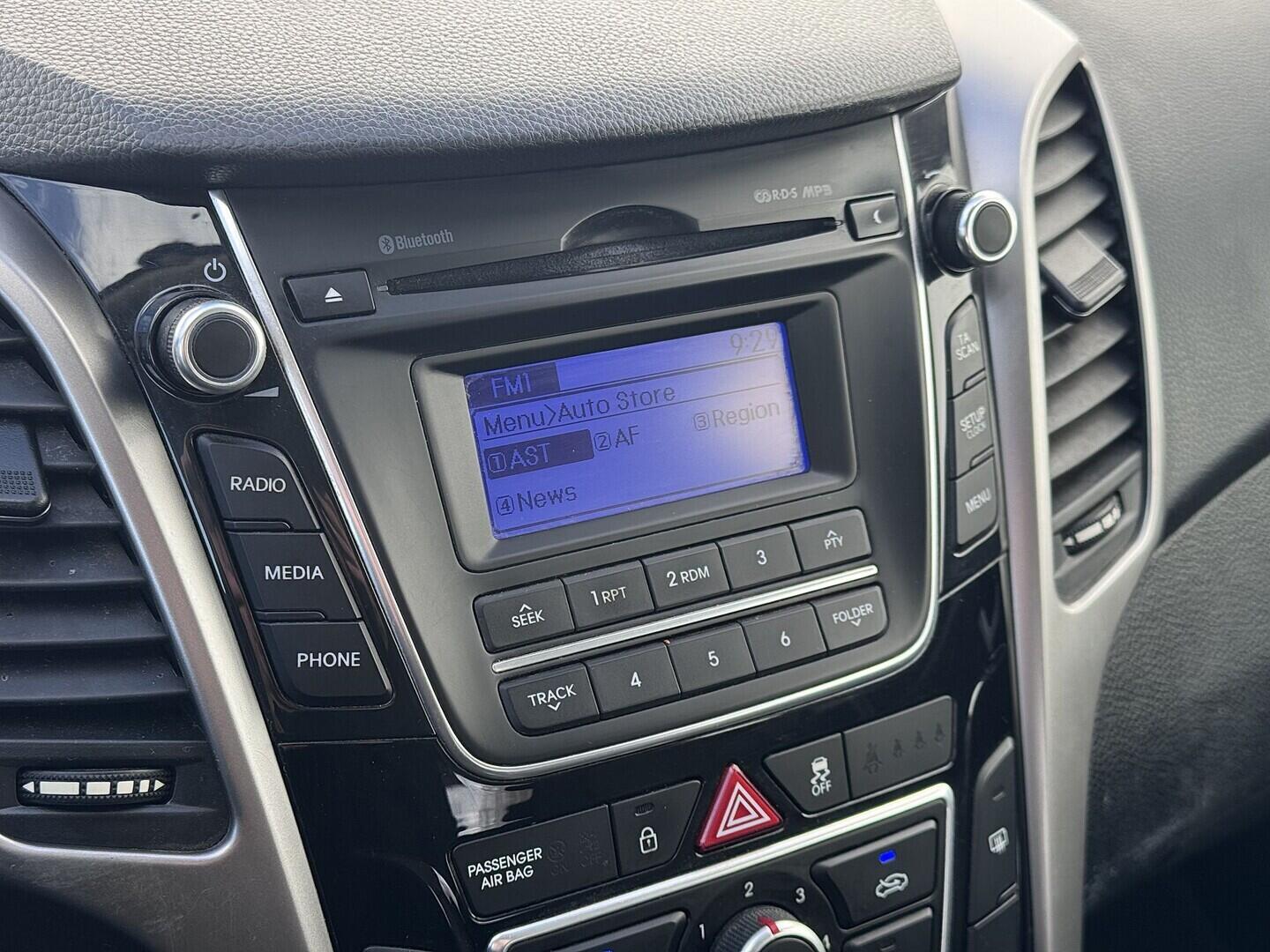 O419V08141_26.webp_I30  1.6 GDi 88 kW manuál