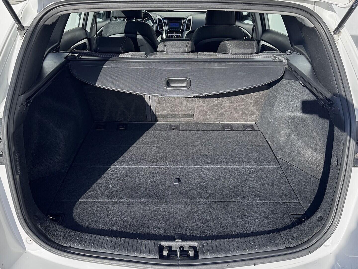 O419V08141_30.webp_I30  1.6 GDi 88 kW manuál