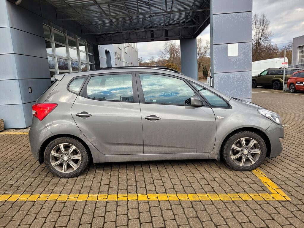 O419V08146_12.webp_IX20 Trikolor Comfort 1.6  _ kW manuál