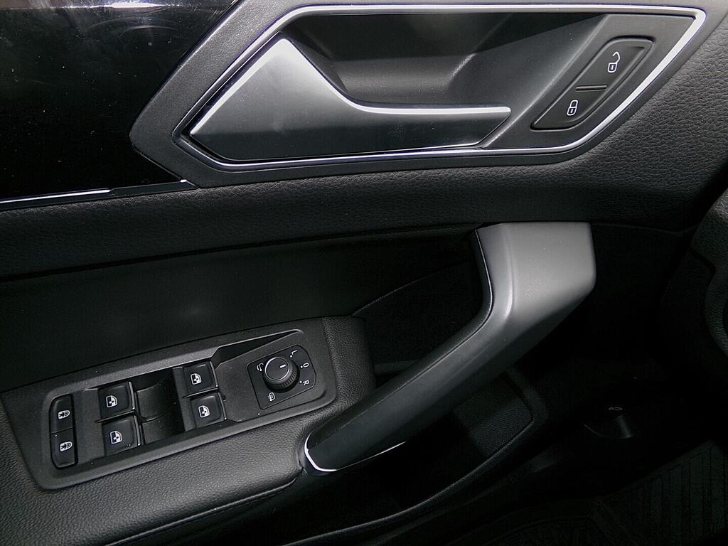 O419V08149_21.webp_TOURAN Highline 2.0 TDI 110 kW automat, DPH