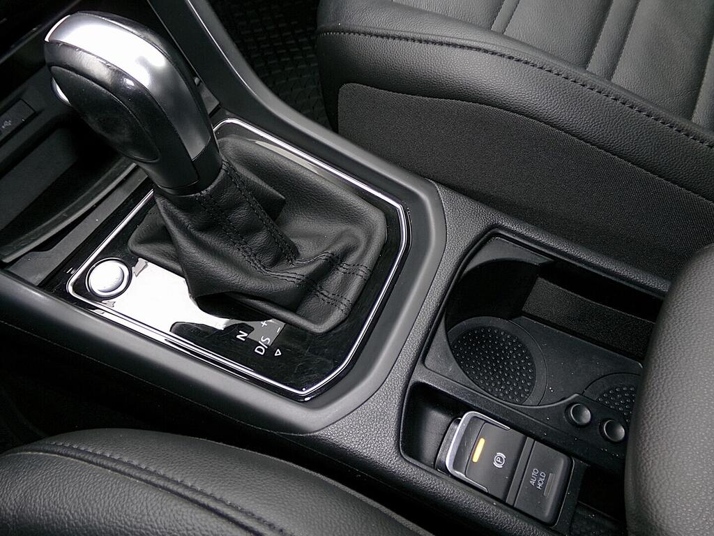 O419V08149_35.webp_TOURAN Highline 2.0 TDI 110 kW automat, DPH