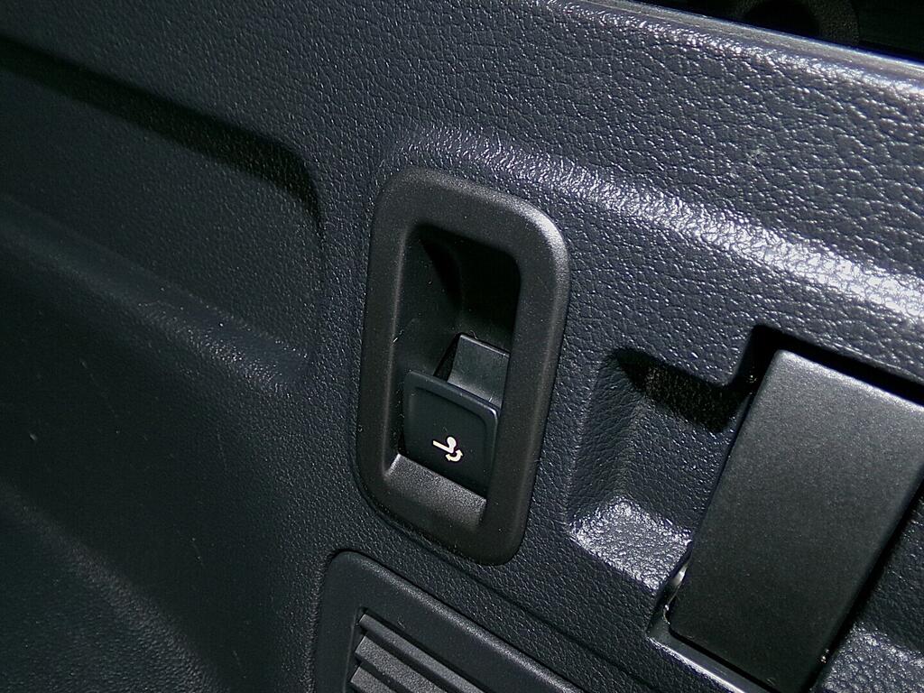 O419V08149_39.webp_TOURAN Highline 2.0 TDI 110 kW automat, DPH