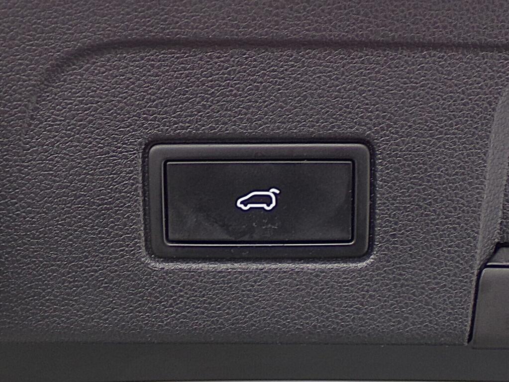 O419V08149_40.webp_TOURAN Highline 2.0 TDI 110 kW automat, DPH