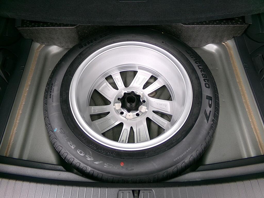 O419V08149_42.webp_TOURAN Highline 2.0 TDI 110 kW automat, DPH