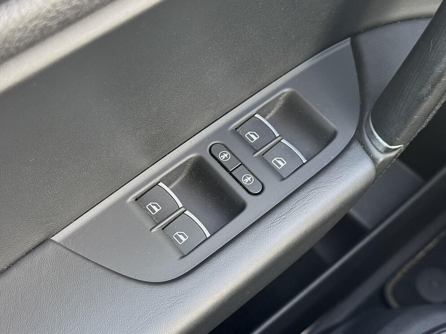 O419V08150_22.webp_TOUAREG R-line 3.0 TDI 193 kW automat, DPH