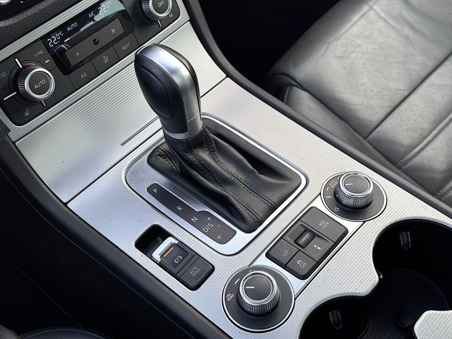 O419V08150_32.webp_TOUAREG R-line 3.0 TDI 193 kW automat, DPH